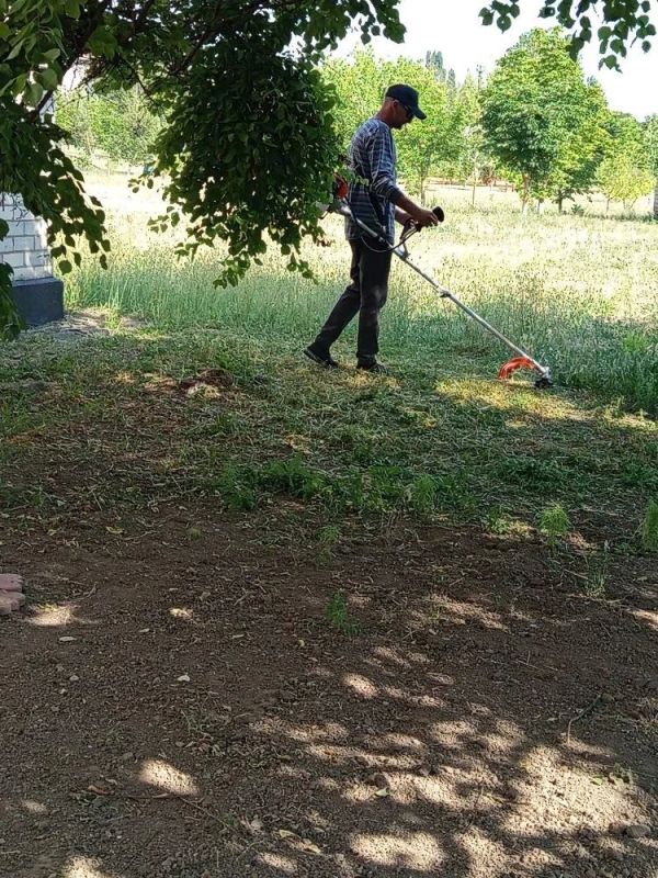 В Скадовском округе прошли работы по благоустройству: обновлённые стелы и ухоженные территории В Скадовском округе прошли работы по благоустройству: обновлённые стелы и ухоженные территории