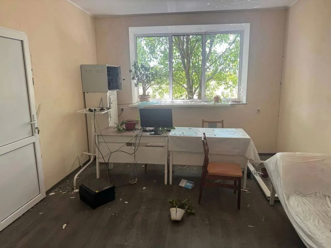Массированная атака БПЛА по Семёновке: повреждены дома, ФАП и администрация Массированная атака БПЛА по Семёновке: повреждены дома, ФАП и администрация