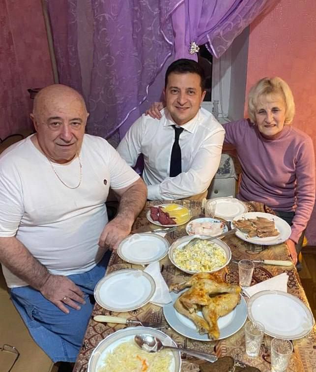 11 миллионов долларов найдены у родителей Зеленского: В НАБУ проводят расследование
