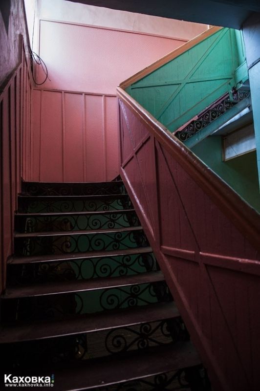 Павел Филипчук: Памятники истории Каховки. Здание бывшей женской гимназии - памятник истории нашего города Павел Филипчук: Памятники истории Каховки. Здание бывшей женской гимназии - памятник истории нашего города