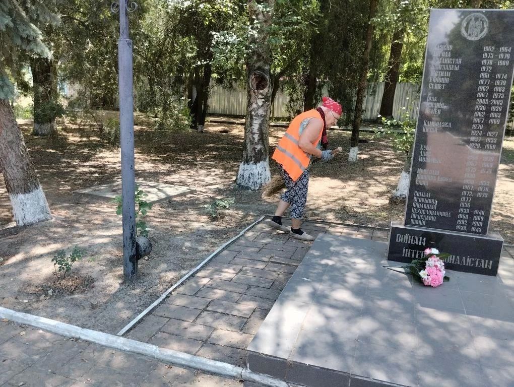 В Скадовске продолжаются плановые работы по благоустройству городских территорий В Скадовске продолжаются плановые работы по благоустройству городских территорий