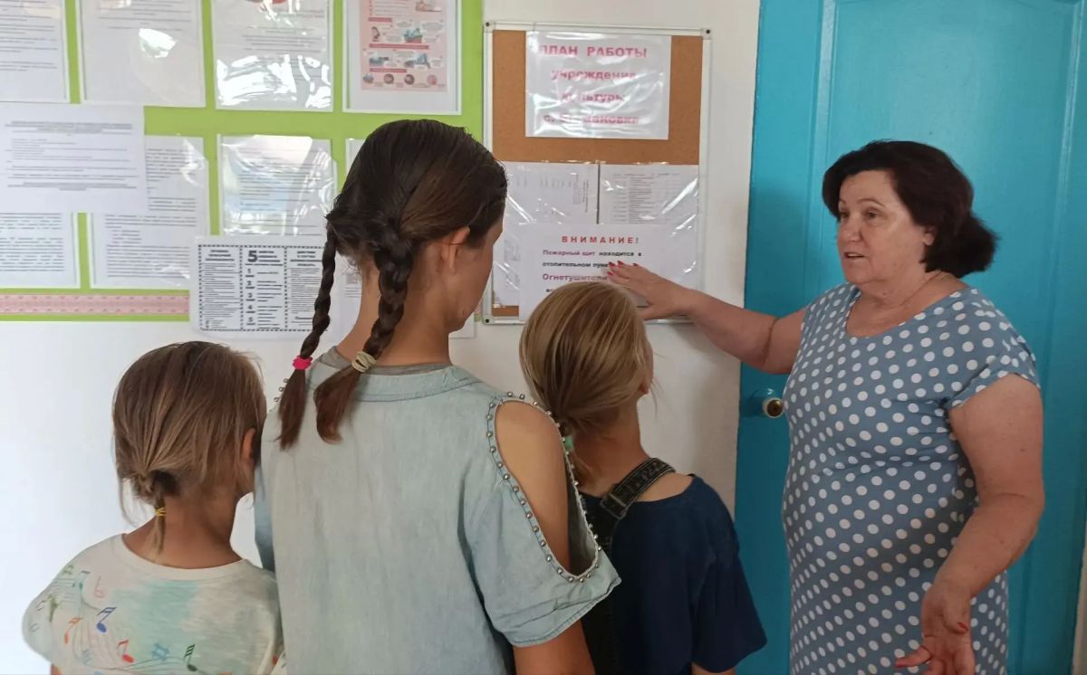 В Богдановском сельском клубе прошел тематический час "Правила пожарной безопасности и поведение при пожаре" В Богдановском сельском клубе прошел тематический час "Правила пожарной безопасности и поведение при пожаре"
