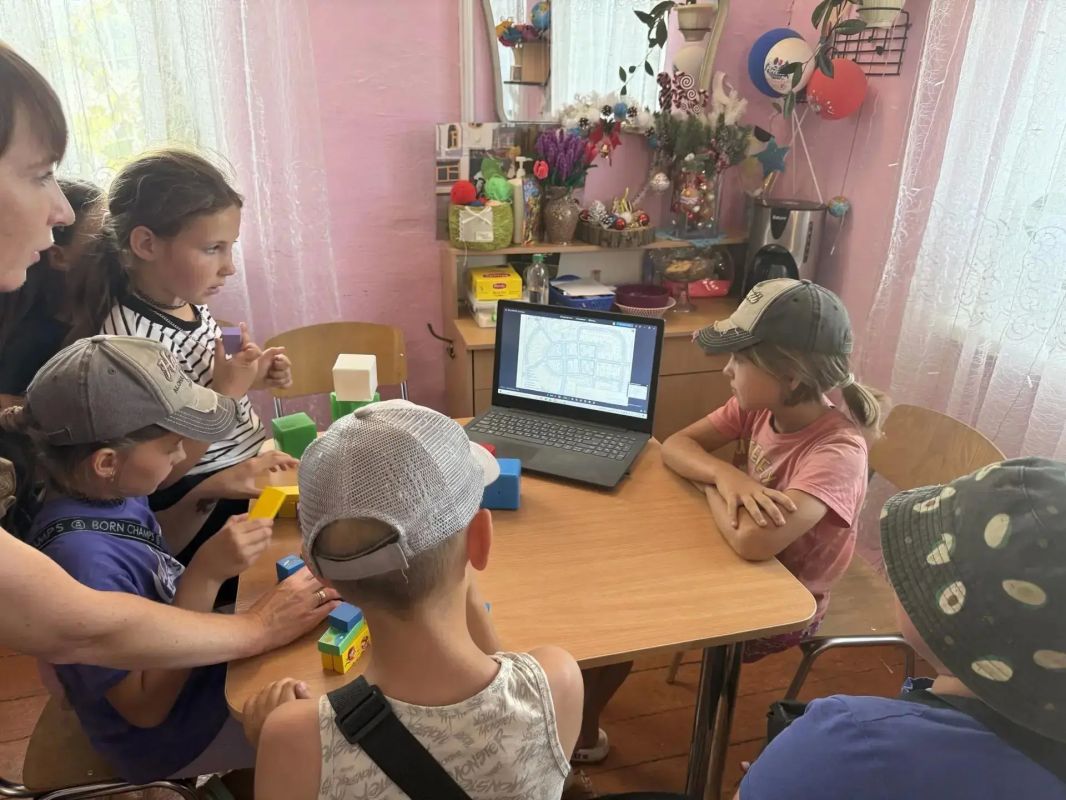 К Дню архитектора в России в Костогрызовском сельском клубе прошла тематическая беседа «Профессия архитектор» К Дню архитектора в России в Костогрызовском сельском клубе прошла тематическая беседа «Профессия архитектор»