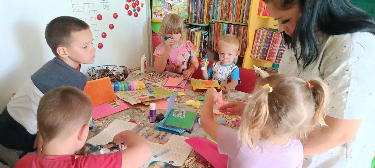 В Красноподольской библиотеке прошёл мастер-класс «Книжка-малышка» В Красноподольской библиотеке прошёл мастер-класс «Книжка-малышка»