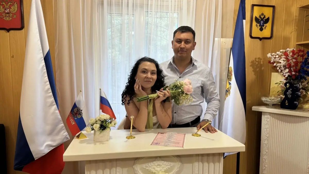 Искра на службе: 40-я свадьба в Чаплынском ЗАГСе Искра на службе: 40-я свадьба в Чаплынском ЗАГСе