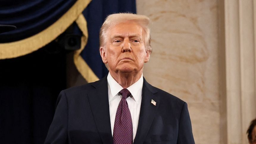 Трамп «испытывает крайнюю необходимость положить конец войне и обсудит с Зеленским, как этого добиться», сообщают американские СМИ