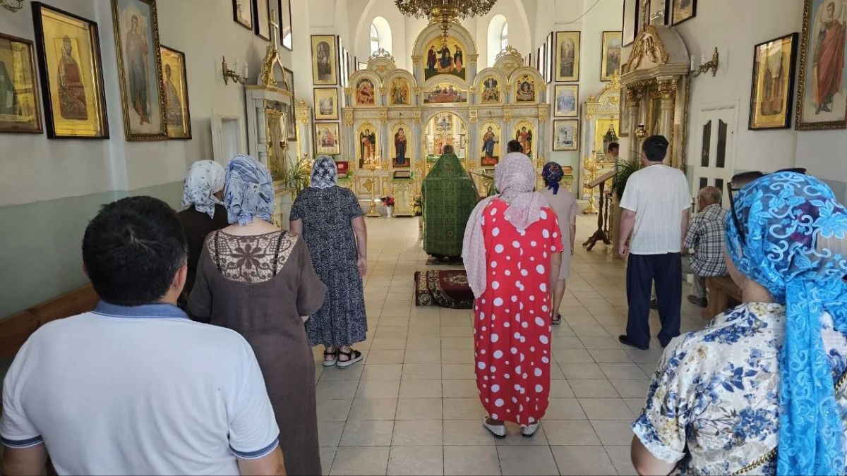 В Свято-Сергиевском храме Скадовска совершили акафист святым Петру и Февронии В Свято-Сергиевском храме Скадовска совершили акафист святым Петру и Февронии