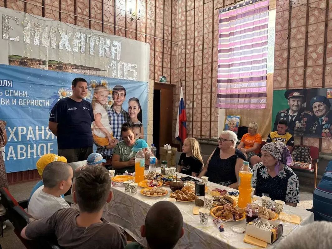 В селе Семихатки поздравили многодетные и пожилые семьи В селе Семихатки поздравили многодетные и пожилые семьи