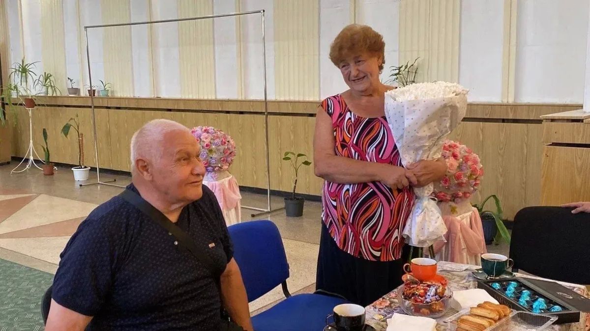 В День семьи, любви и верности Генический ЗАГС чествовал семью Булгаковых В День семьи, любви и верности Генический ЗАГС чествовал семью Булгаковых