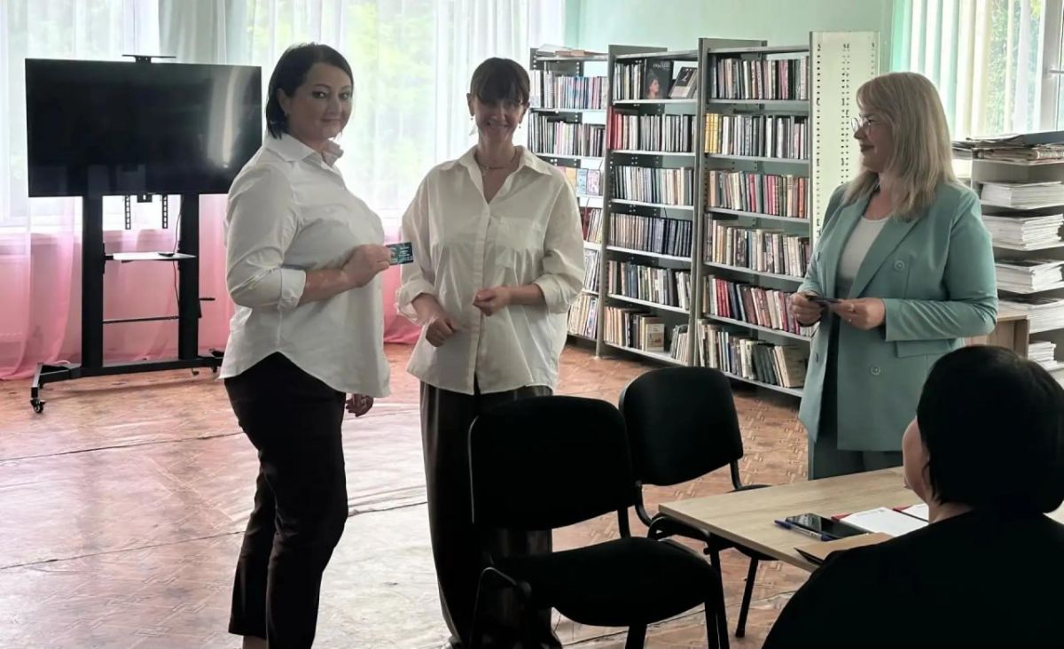 В с. Тарасовка состоялось торжественное вручение партийных билетов и обсуждение Народной программы В с. Тарасовка состоялось торжественное вручение партийных билетов и обсуждение Народной программы