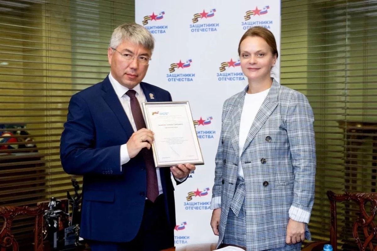 Статс-секретарь – заместитель Министра обороны РФ, председатель фонда «Защитники Отечества» Анна Цивилева провела рабочую встречу с главой Республики Бурятия Алексеем Цыденовым