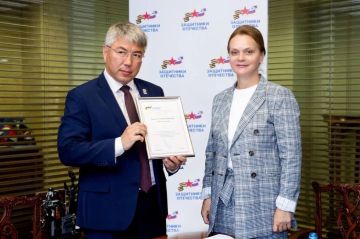 Статс-секретарь – заместитель Министра обороны РФ, председатель фонда «Защитники Отечества» Анна Цивилева провела рабочую встречу с главой Республики Бурятия Алексеем Цыденовым