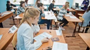 Эксперт перечислила условия для получения красного аттестата