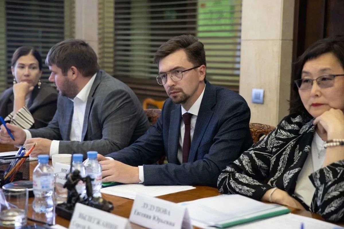 Статс-секретарь – заместитель Министра обороны РФ, председатель фонда «Защитники Отечества» Анна Цивилева провела рабочую встречу с главой Республики Бурятия Алексеем Цыденовым Статс-секретарь – заместитель Министра обороны РФ, председатель фонда «Защитники Отечества» Анна Цивилева провела рабочую встречу с главой Республики Бурятия Алексеем Цыденовым