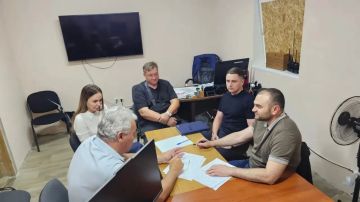 Владимир Оганесов: В связи с текущей оперативной обстановкой, для непосредственного решения вопросов на месте в Новую Каховку прибыли руководители ключевых ведомств региона