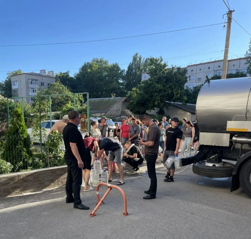 В Скадовском округе организован подвоз воды из-за аварий на сетях В Скадовском округе организован подвоз воды из-за аварий на сетях