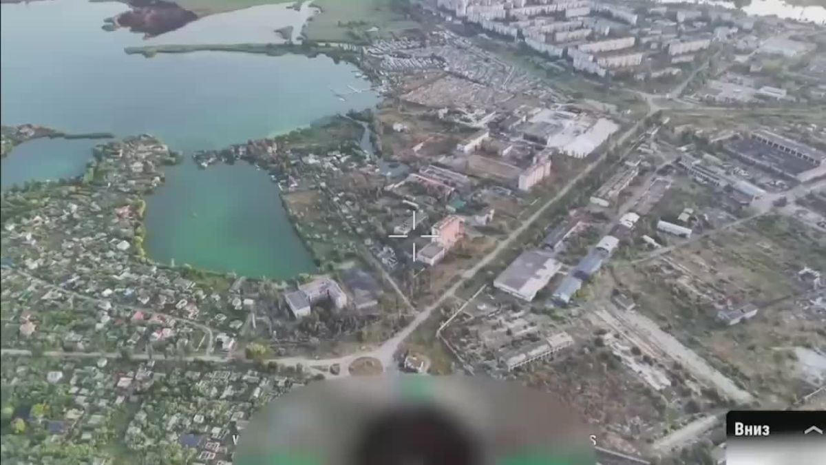Кадры работы операторов БПЛА ВС РФ по военным объектам противника в Херсоне