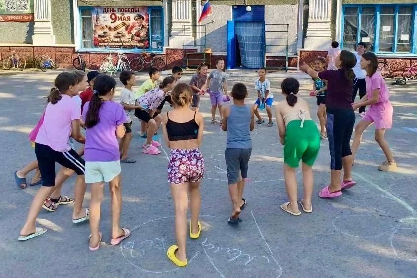 "Ромашковое счастье" игровая программа для детей в Скадовском округе "Ромашковое счастье" игровая программа для детей в Скадовском округе