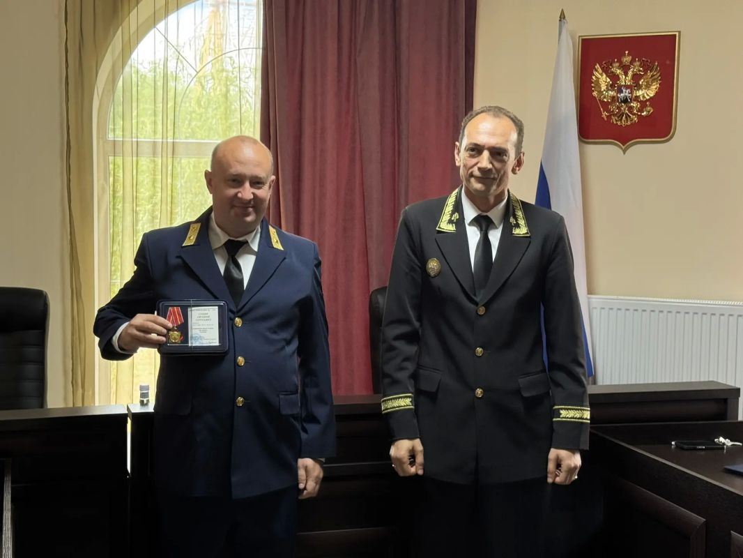 В Херсонском областном суде состоялось награждение представителей судебной системы В Херсонском областном суде состоялось награждение представителей судебной системы