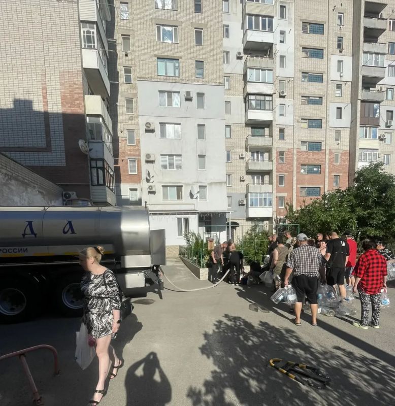 В Скадовском округе организован подвоз воды из-за аварий на сетях В Скадовском округе организован подвоз воды из-за аварий на сетях