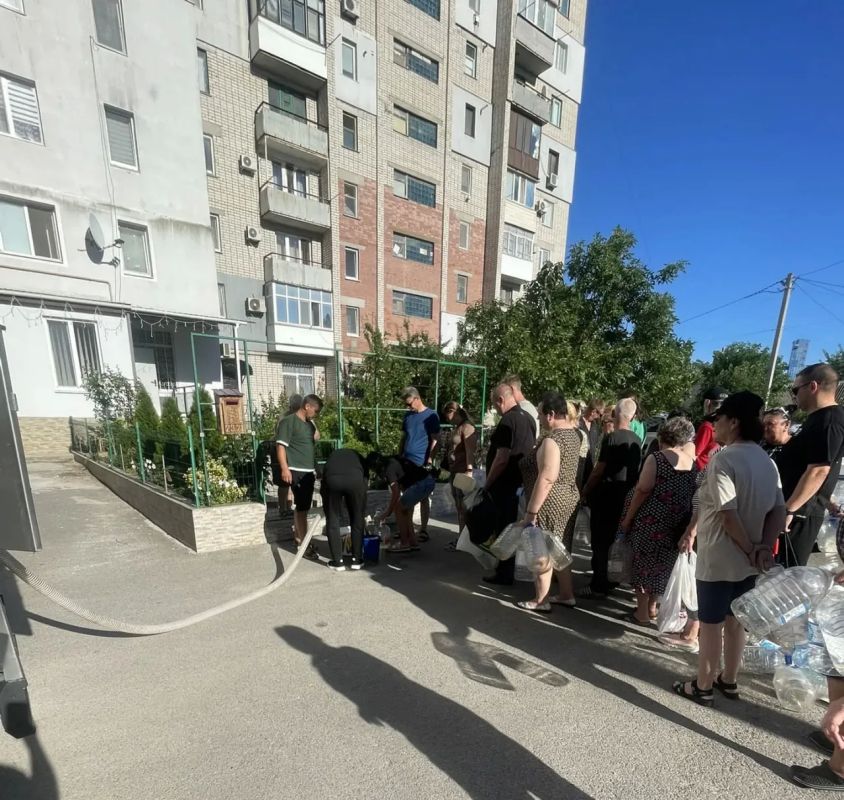 В Скадовском округе организован подвоз воды из-за аварий на сетях В Скадовском округе организован подвоз воды из-за аварий на сетях