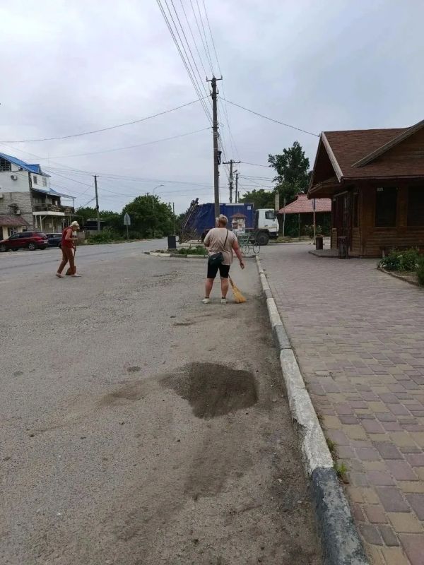 Чистота и порядок: ежедневная работа на благо жителей Чистота и порядок: ежедневная работа на благо жителей
