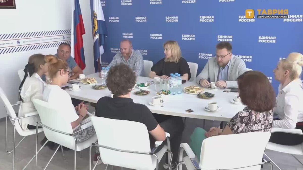 В штабе общественной поддержки "Единой России" вручили благодарности лауреатам конкурса видеороликов об исторических объектах "Память в архитектуре"