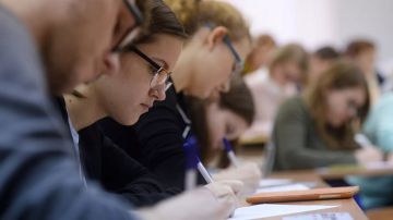 Для студентов всех направлений станут обязательными четыре предмета, заявил РИА Новости заместитель министра науки и высшего образования Константин Могилевский
