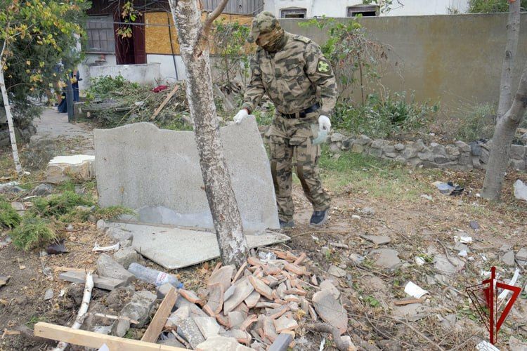 В Херсонской области росгвардейцы оказали помощь пожилой паре, пострадавшей в результате атаки ВСУ В Херсонской области росгвардейцы оказали помощь пожилой паре, пострадавшей в результате атаки ВСУ
