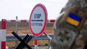 В Херсоне деньги на укрытия школ украли, а подозреваемый сбежал в Польшу