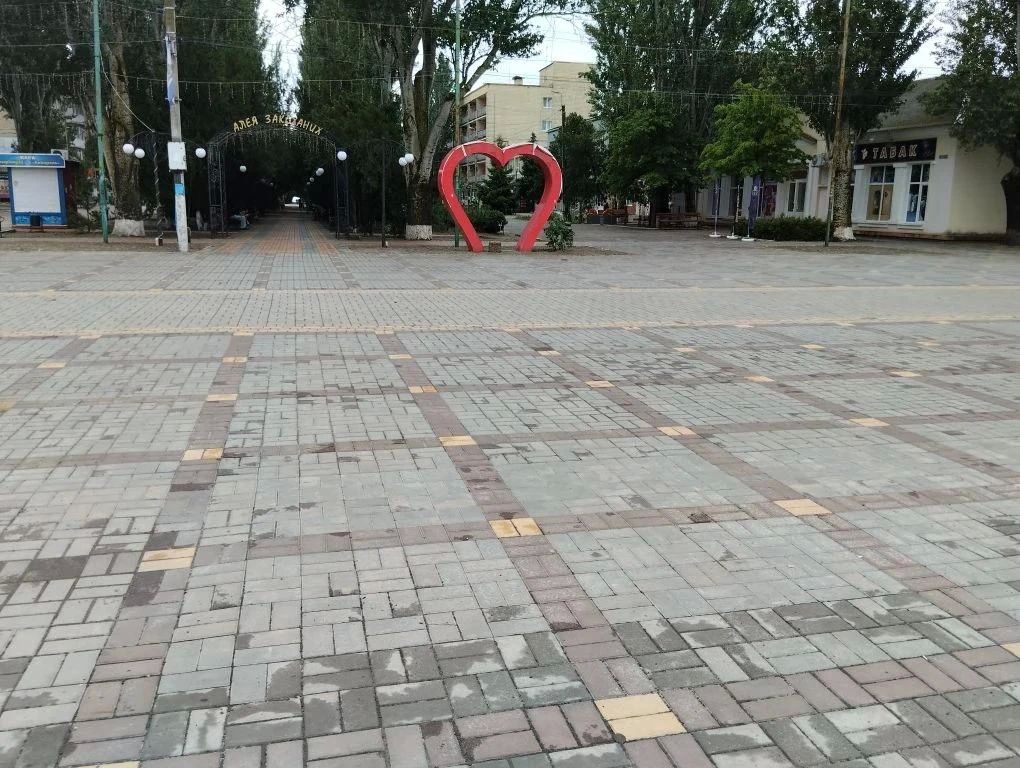 В центре Скадовска прошла плановая уборка В центре Скадовска прошла плановая уборка
