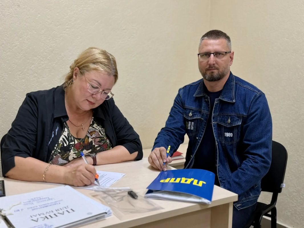 Окружная избирательная комиссия Херсонской области приняла документы от кандидата, выдвинутого партией ЛДПР Окружная избирательная комиссия Херсонской области приняла документы от кандидата, выдвинутого партией ЛДПР