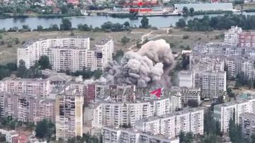 Поражение ПВД ВСУ ФАБом-3000 в г. Херсон