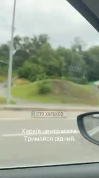 АЗС в Харькове начали закрывать с помощью сетей для защиты от FPV-дронов, которые ежедневно атакуют заправки, пишут местные паблики
