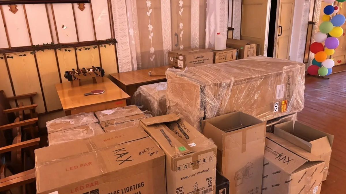 Павел Филипчук: В Дмитровском сельском Доме культуры появилось новое светозвуковое оборудование Павел Филипчук: В Дмитровском сельском Доме культуры появилось новое светозвуковое оборудование