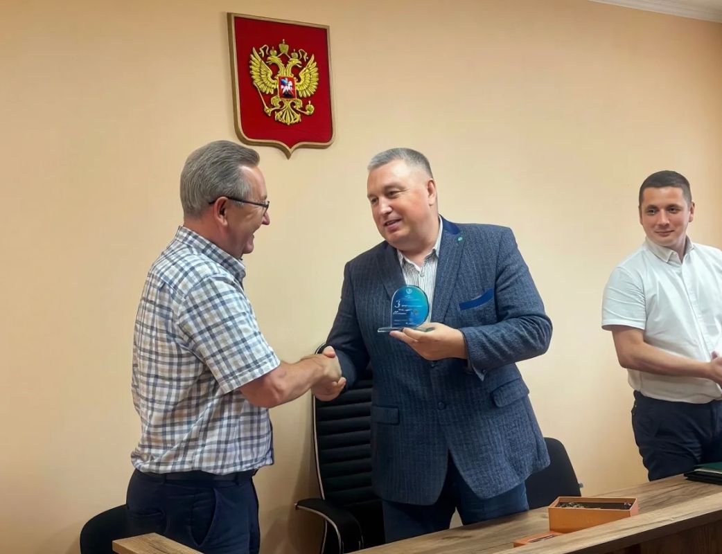 В Херсонском городском суде состоялась рабочая встреча руководителя Управления Росреестра по Херсонской области Василия Романова с представителями судейского корпуса В Херсонском городском суде состоялась рабочая встреча руководителя Управления Росреестра по Херсонской области Василия Романова с представителями судейского корпуса