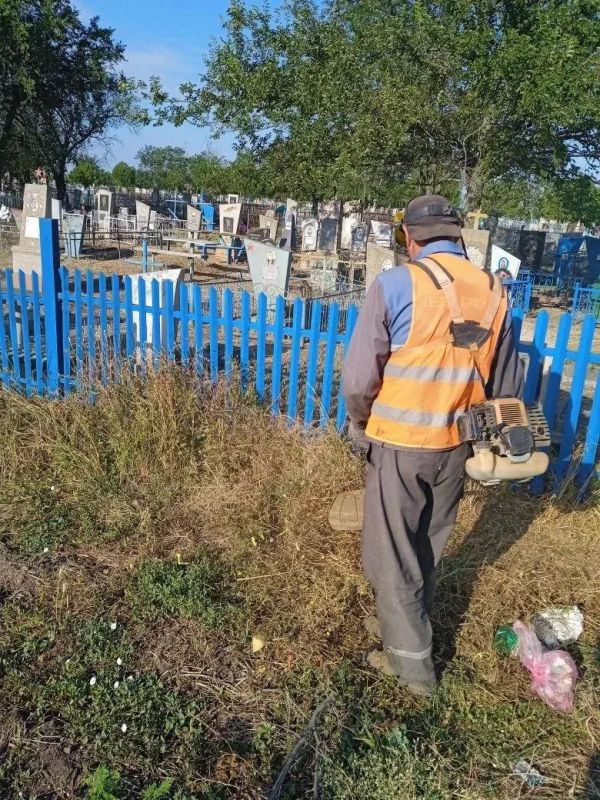 В Геническом округе продолжаются работы по благоустройству В Геническом округе продолжаются работы по благоустройству