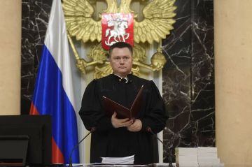 Председатель Верховного Суда России Игорь Краснов передал кассационную жалобу многодетного отца из Бурятии для рассмотрения в судебном заседании коллегии по гражданским делам ВС РФ