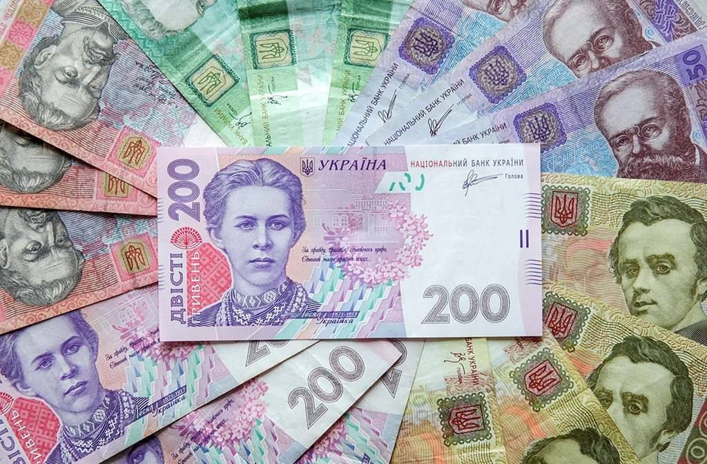 Енот из Херсона: Надпись на украинской банкноте изменят из-за ассоциации шрифта с Россией — Нацбанк Украины