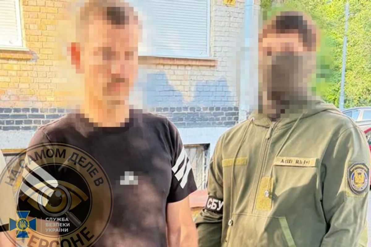 СБУ задержала гендиректора оборонного предприятия и его заместителя за размещение склада боеприпасов рядом с жилыми домами в Вишневом СБУ задержала гендиректора оборонного предприятия и его заместителя за размещение склада боеприпасов рядом с жилыми домами в Вишневом