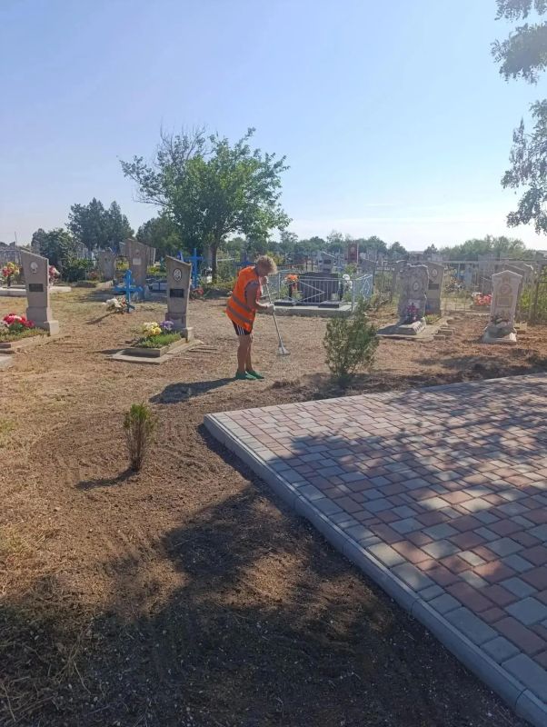 В Геническом округе продолжаются работы по благоустройству В Геническом округе продолжаются работы по благоустройству
