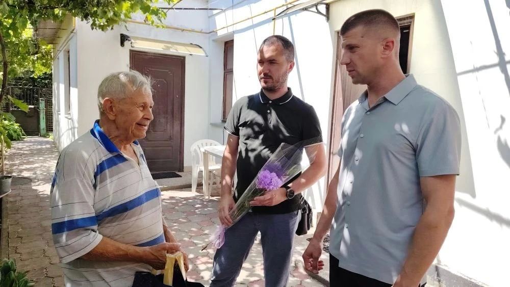 Поздравление ветерана Великой Отечественной войны в Скадовске Поздравление ветерана Великой Отечественной войны в Скадовске