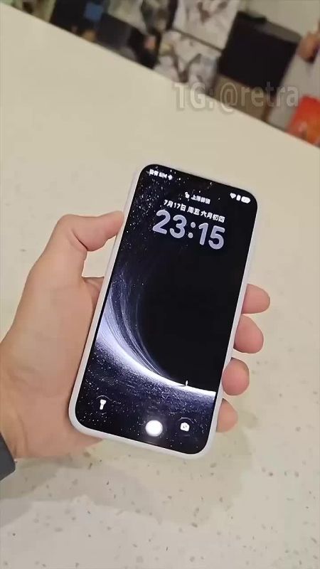 Honor представили Robot Phone — смартфон со встроенной роботизированной «головой» из титанового сплава