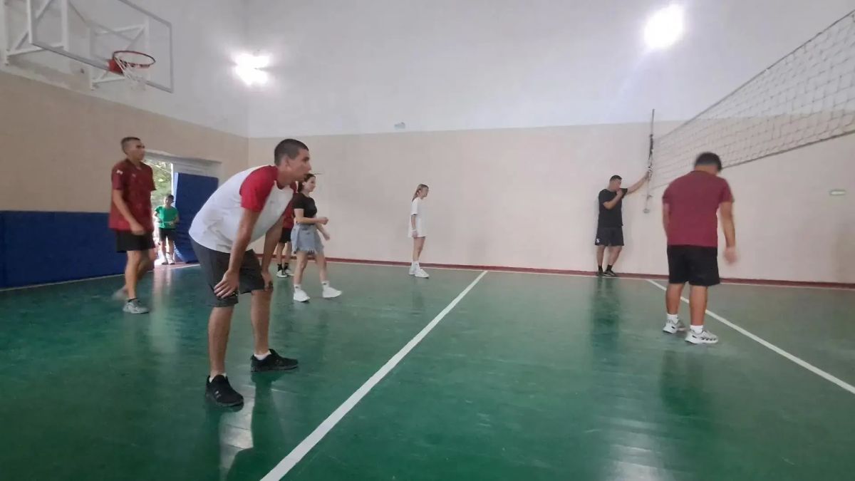 В Тарасовке прошёл товарищеский матч по волейболу В Тарасовке прошёл товарищеский матч по волейболу