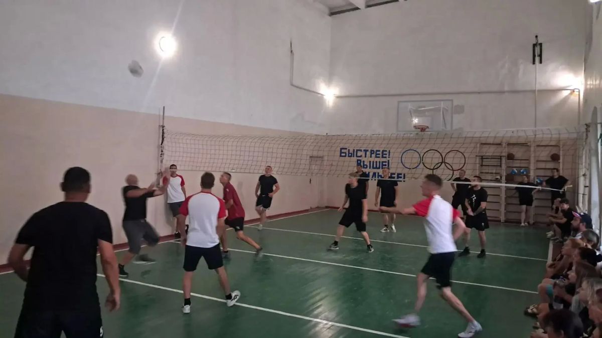 В Тарасовке прошёл товарищеский матч по волейболу В Тарасовке прошёл товарищеский матч по волейболу