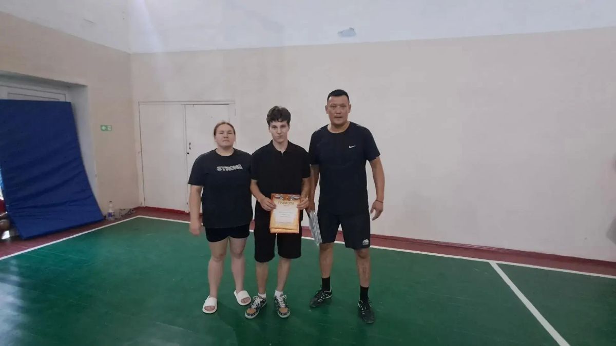 В Тарасовке прошёл товарищеский матч по волейболу В Тарасовке прошёл товарищеский матч по волейболу