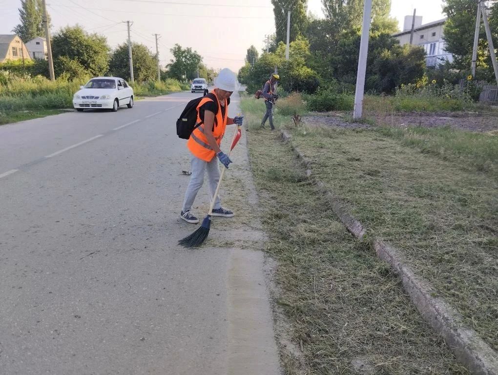 В Скадовске продолжаются работы по благоустройству В Скадовске продолжаются работы по благоустройству