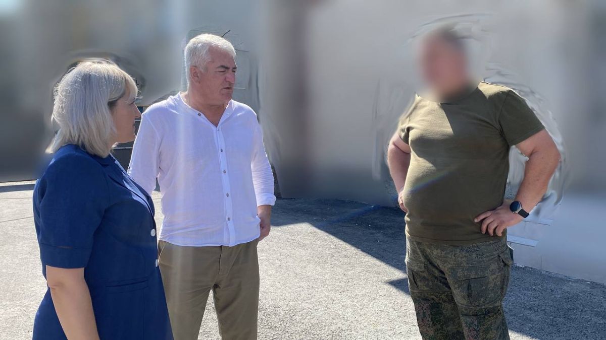 «Такая помощь на передовой нужна постоянно»: молодогвардейцы передали бойцам генераторы и антидроновые сети «Такая помощь на передовой нужна постоянно»: молодогвардейцы передали бойцам генераторы и антидроновые сети