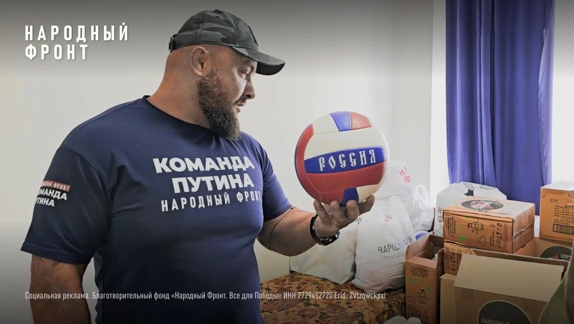 Быстро подхватив сумки с вещами первой необходимости, воспитанники Новокиевского социально-реабилитационного центра спешно покидают Херсонщину Быстро подхватив сумки с вещами первой необходимости, воспитанники Новокиевского социально-реабилитационного центра спешно покидают Херсонщину
