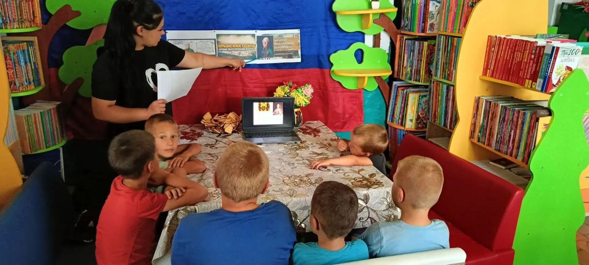 Литературно-исторический час «Как Россия билась за Крым» прошел в Красноподольской библиотеке